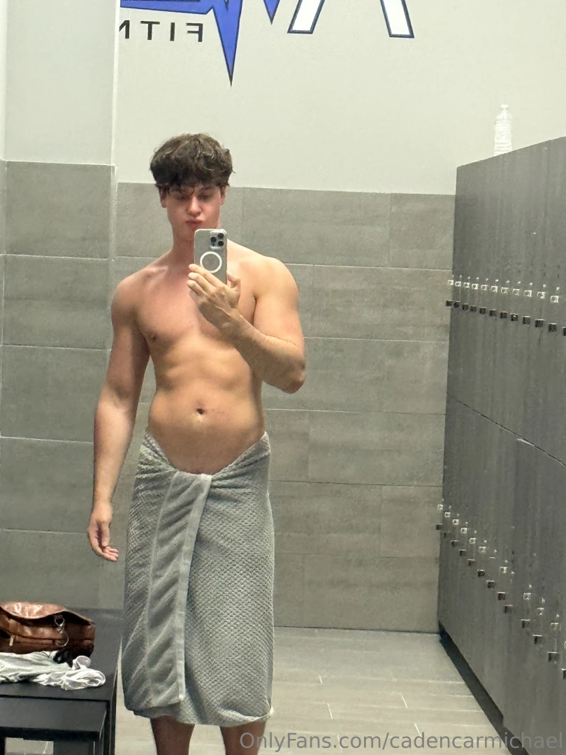 Wanna meet me in the gym showers 