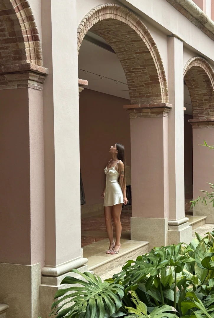 I really like calm places like this it s quiet cozy and just nice to 