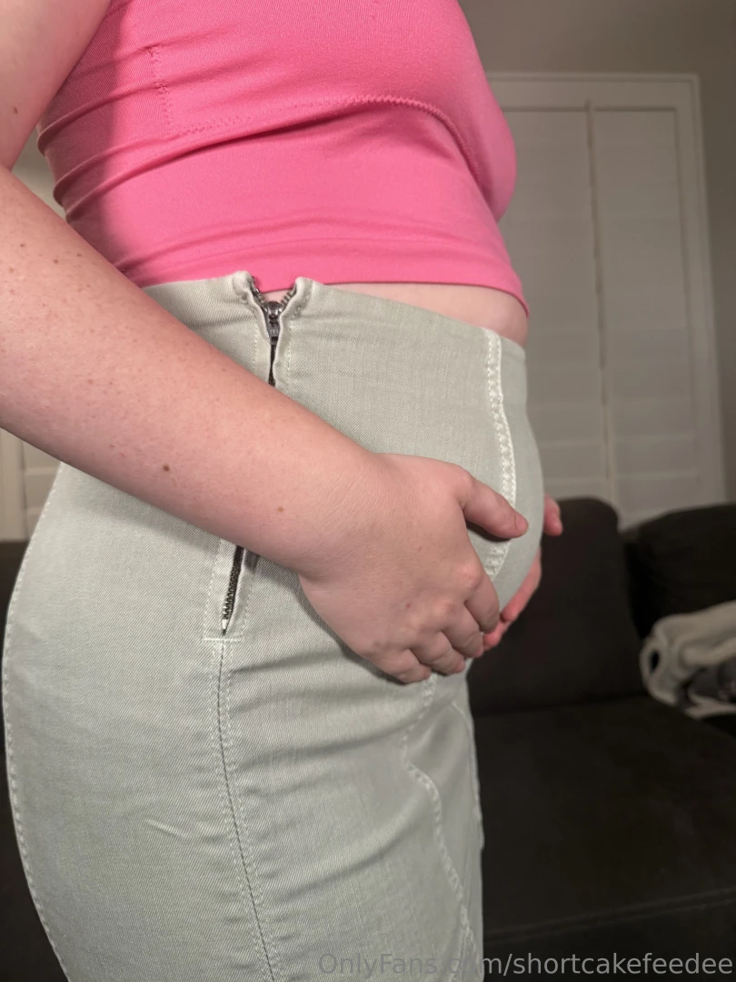 Some more belly and booty content for you cuties this time in my part 5 