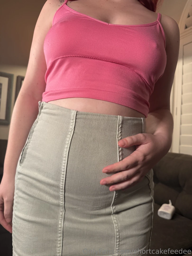 Some more belly and booty content for you cuties this time in my 