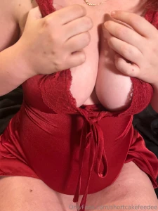 Little piggy stuffed herself tonight i ate so much pizza oh my god part 2