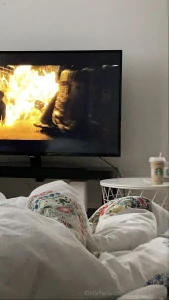 Ughh i m sooo bored who s gonna come keep me company i m active on my