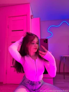 Let s play a little game you drop i react who s in petite young