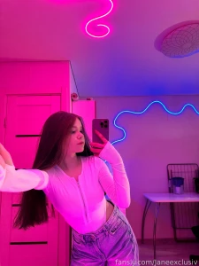 Who s feeling daring my inbox is wide open tonight petite young