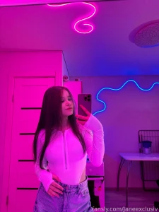 Feeling generous my dms are very welcoming tonight petite young