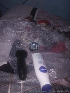 Me and toy ready to enter my hairy pussy