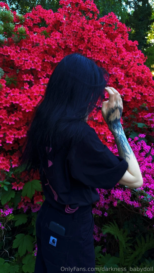 Flowers are a very beautiful thing thanks to them we get such cool 