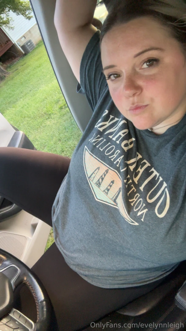 Fuck me while i work on a racecar 