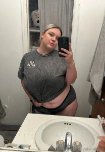 Someone seriously tell me to clean my mirror part 1