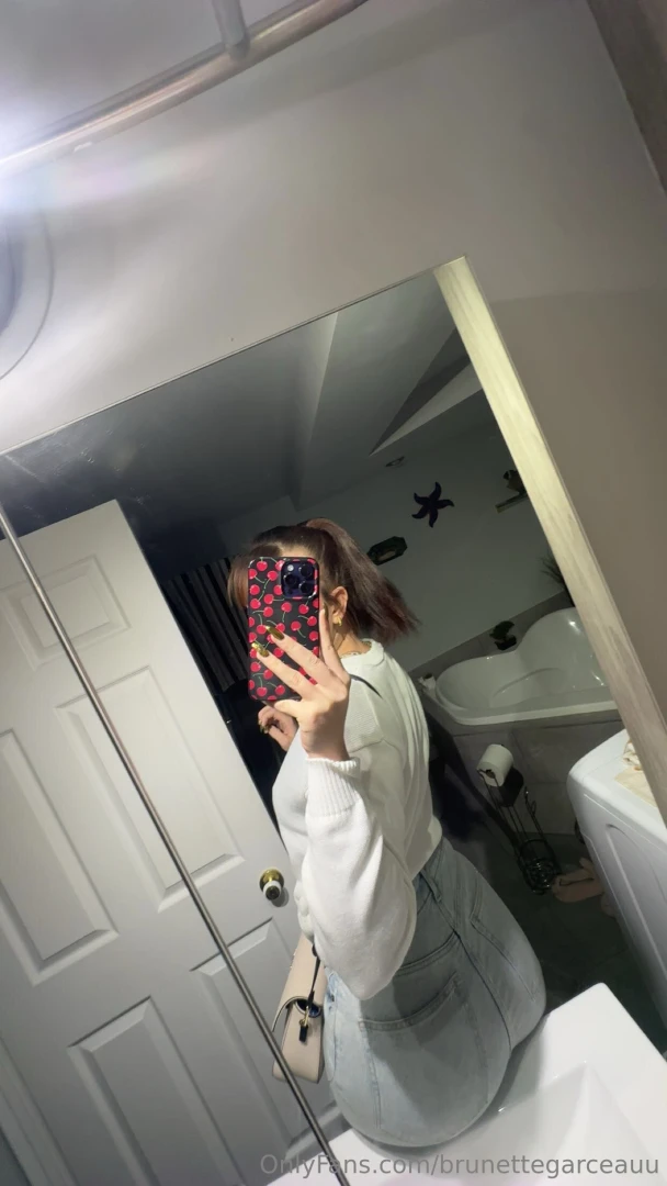 Big ass dans ton feed mes loups je r pond toute mes dm sur mon snap 