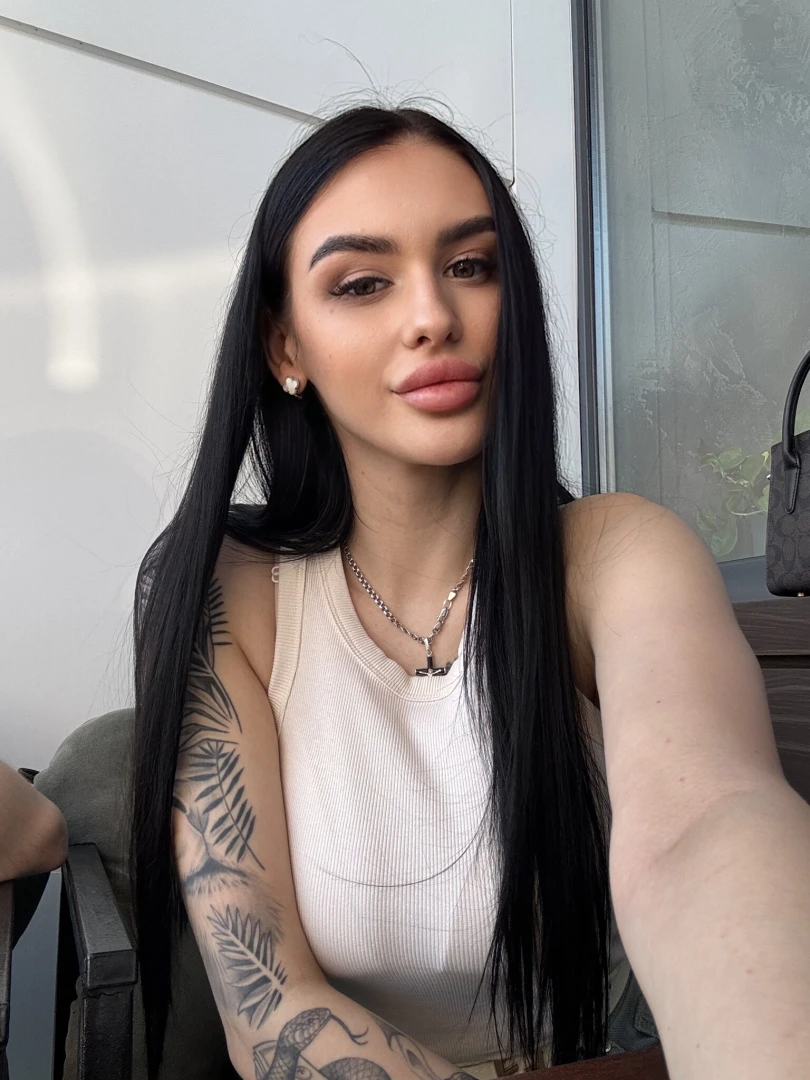 The best thing to hold onto in life is each other 