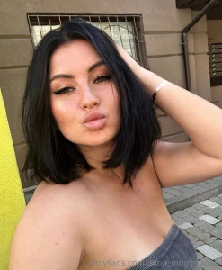 I like to see how a man s mood changes when he looks at me for a long