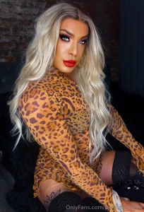 Feeling very slutty today x