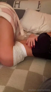 You mind if i lay here