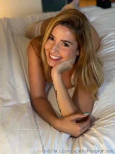 Patiently waiting for your dm https onlyfans com agathavegaa