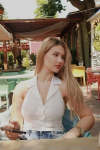 Lately i ve been borrowing my friend s camera more and more i ve never