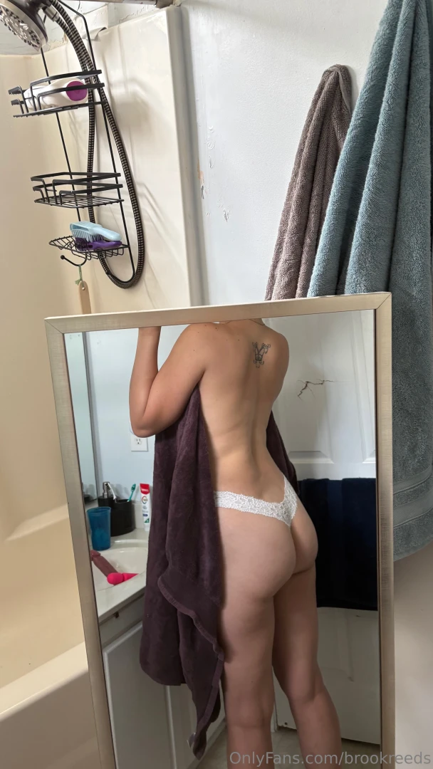 Craving for some spanks daddy can you help me 