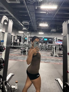 Hey everyone i m currently available for sexting