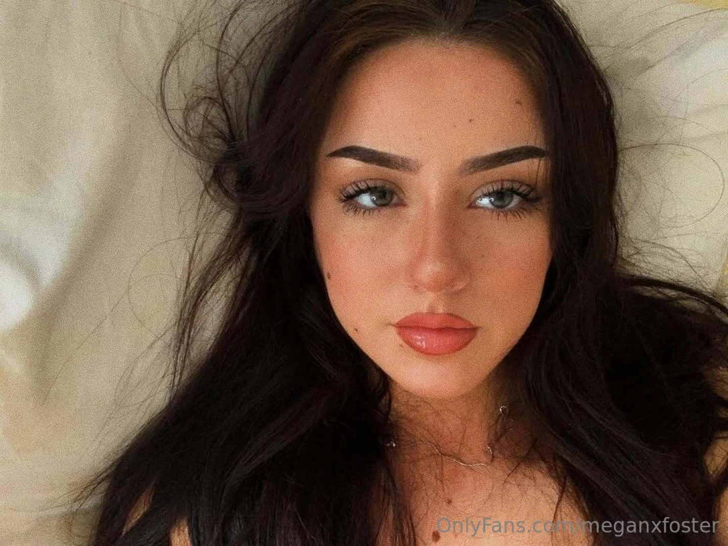 My favourite fruit is an apple 