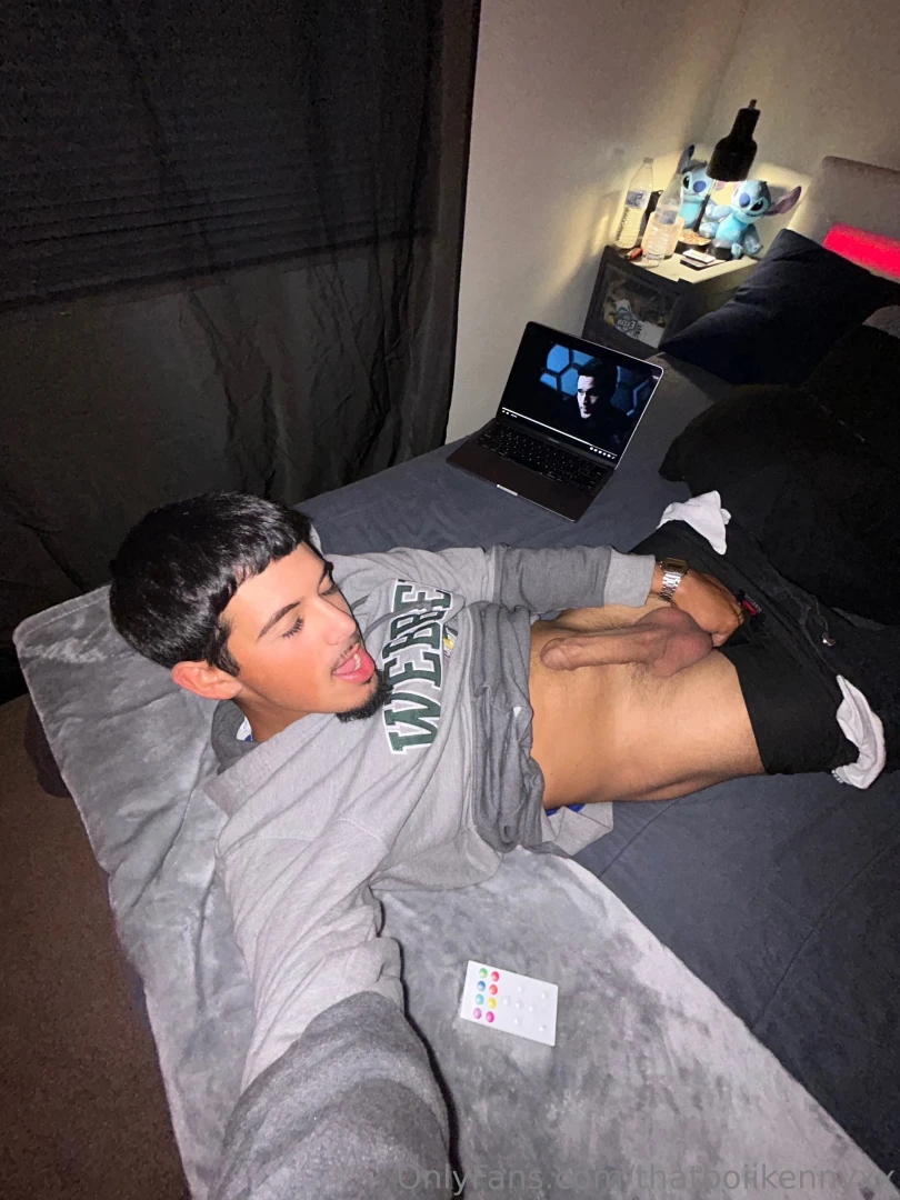 Netflix n dick anyone 