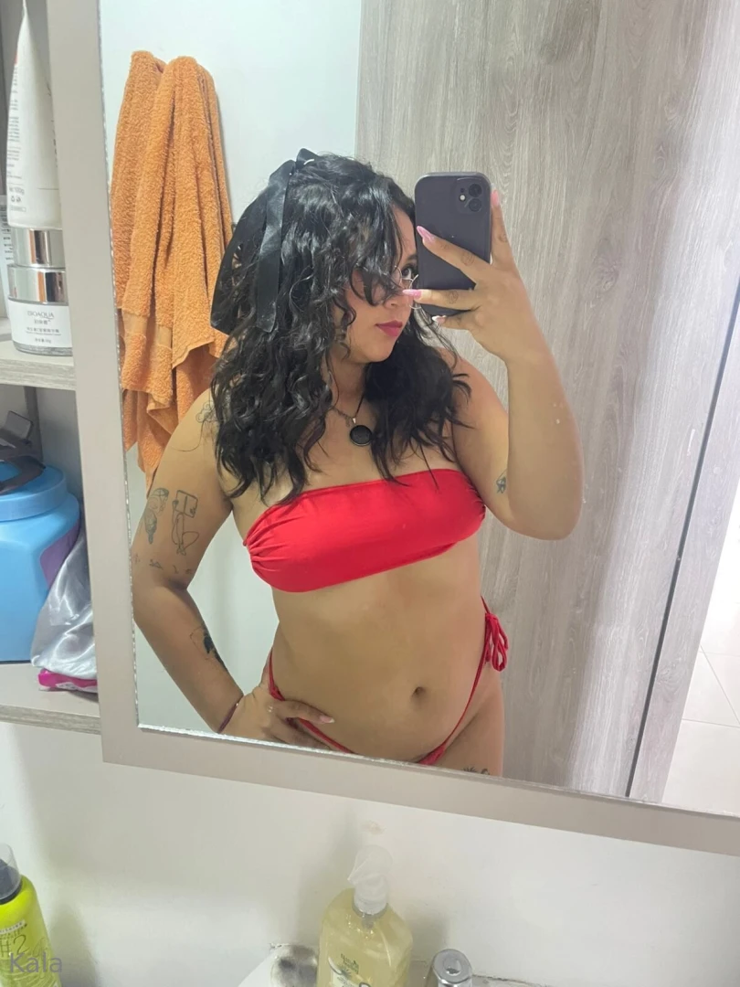 Look at me now because you ll be addicted later 