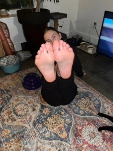Toe sucker part 2