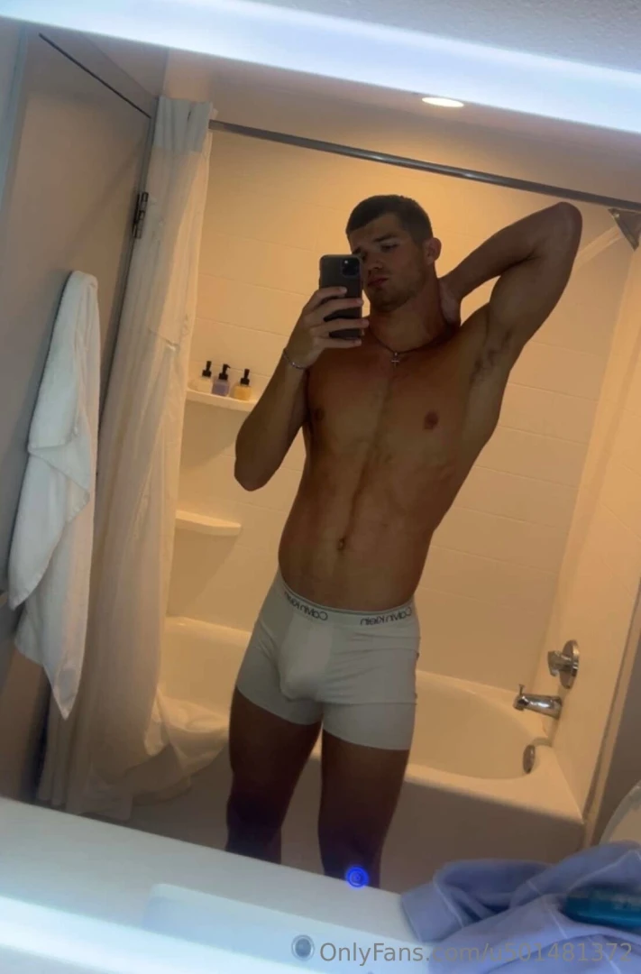 Hotel bathroom selfies are a must would you stay the night with me 