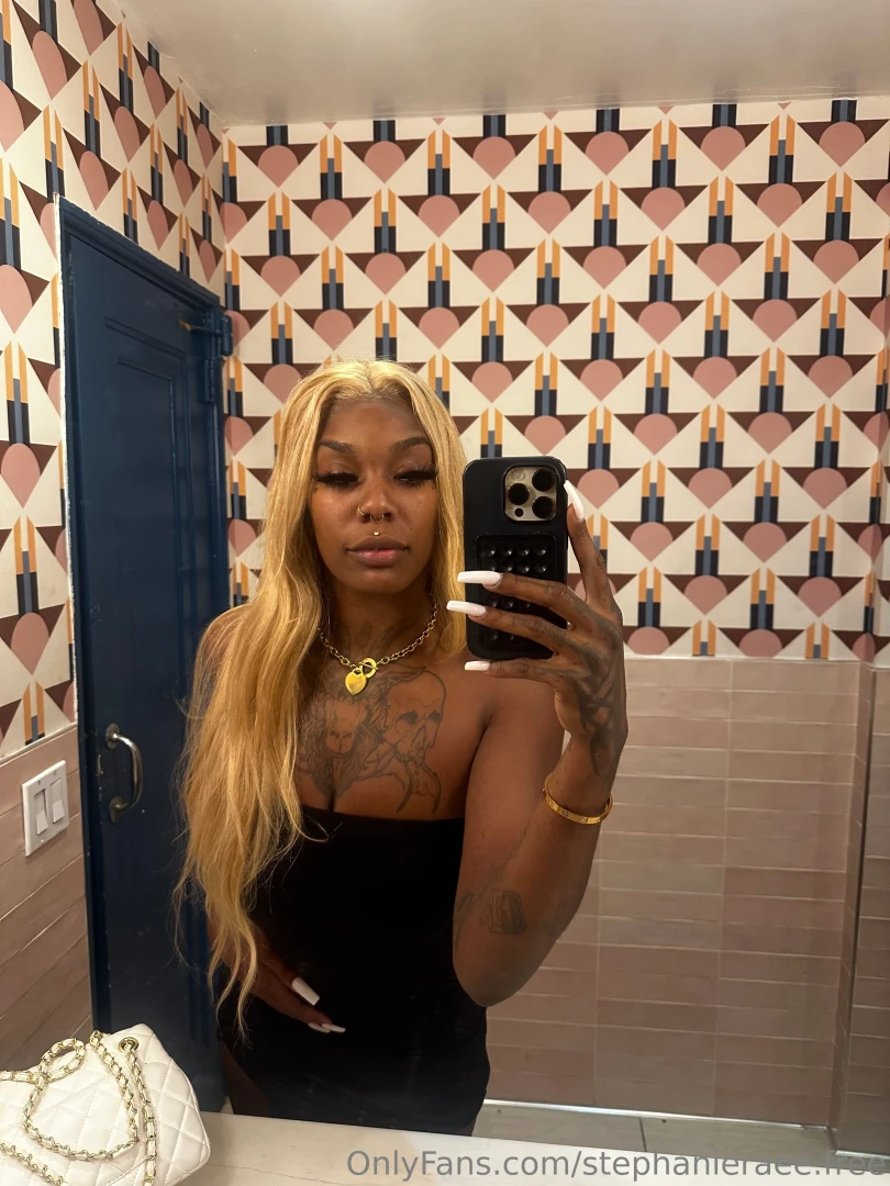 The best stuff is in my ppv love just because my page is free doesn t 