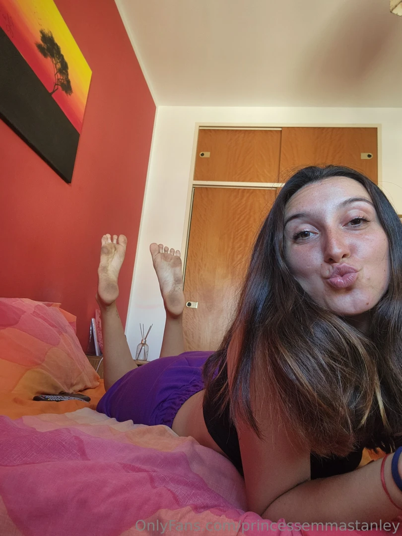 Message me if you love dirty feet part 1 