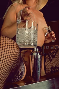 Kako bi blo e bi skupaj probala kaj porednega recimo sex z ledom