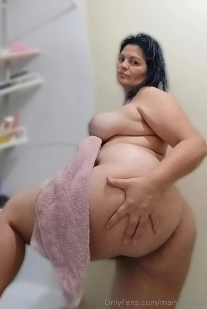 Que rico ser a que estuvieras aqu y me empotres rico hasta chorrearme 