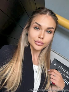 Remibooo chic blonde wouldn t mind showing you her holes are you ready part 52