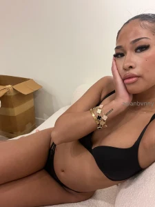 It s the way i look at u not my fault come feel it