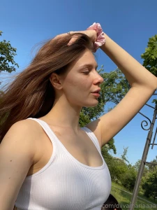 How i love feeling the sun kisses on my body