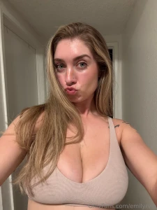 Excuse all the selfies i am feeling cuuuuuute put a lil makeup on and part 1