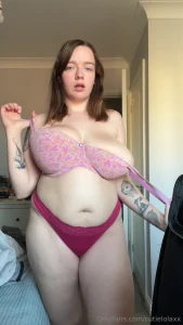 Come here and cover my face and boobs with your hot cum