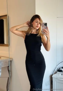 Tengo este vestido que me encanta pero nunca uso no s si estoy