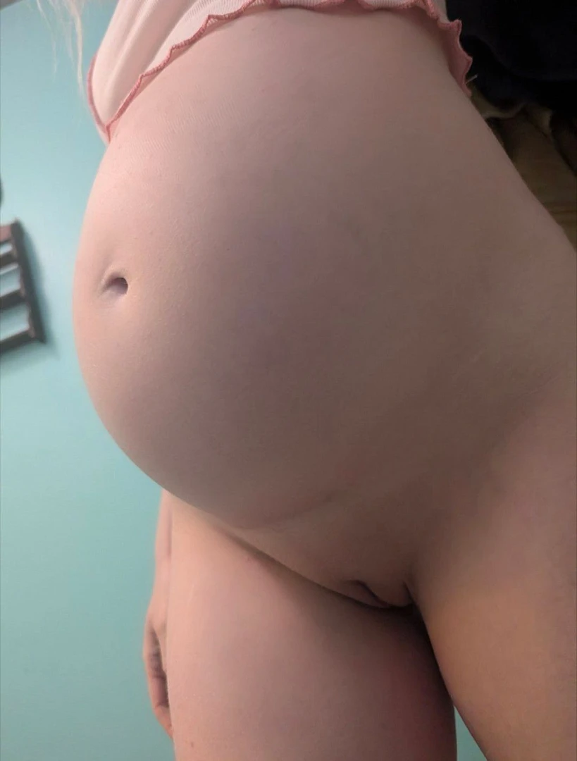 6 months vs now at 9 months pregnant which belly do you like better - 