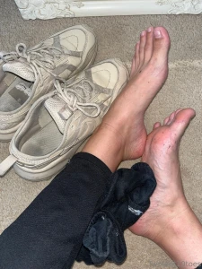 Nothing makes you more weaker than my sweaty stinking dirty feet