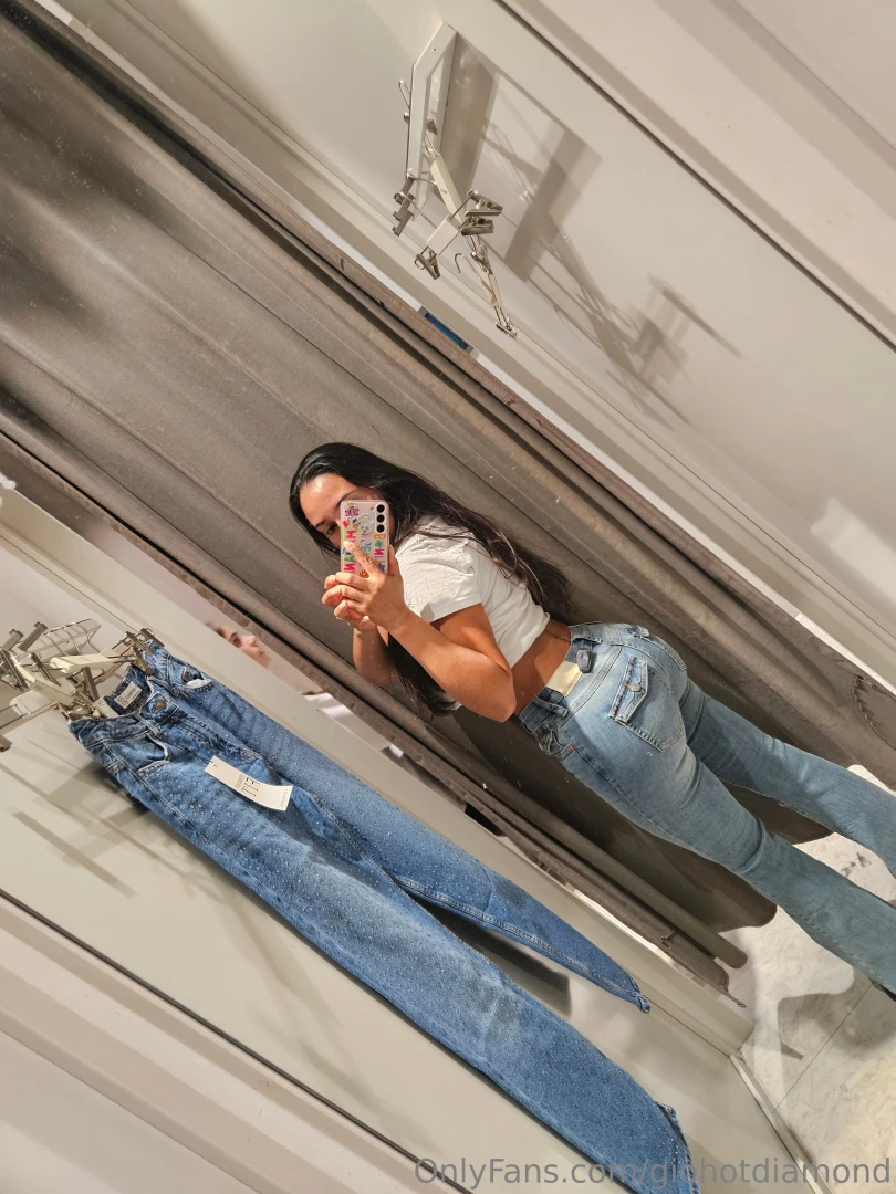 I love this jeans can someone help me buy it and i send a gift by 