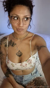 I m so bored honey do you want to play with me