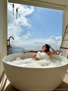 Going live tonight wednesday 10pm pst bath tub special it s gon get