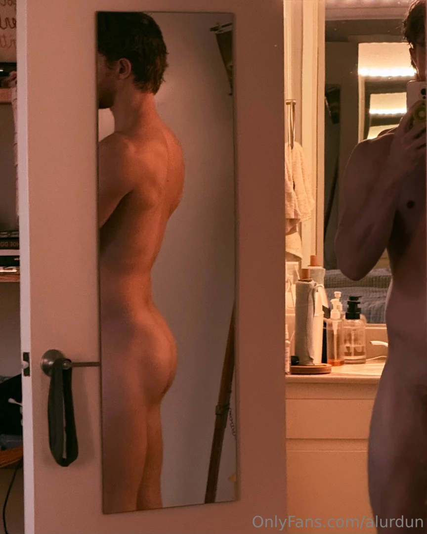 A couple of booty pics 