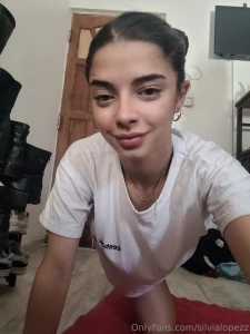 Solo aqu para hacerte sonre r y quiz s algo m s just here to make you