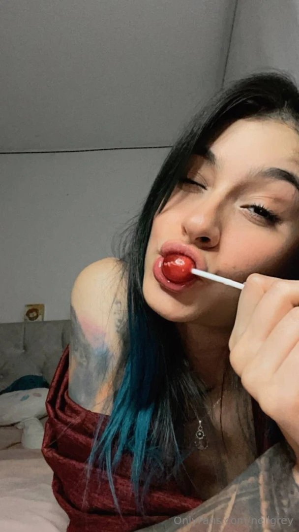 Me grab roz ndome con esta lencer a hasta terminar mojada y temblando 