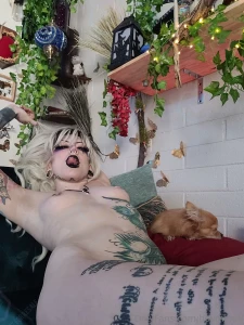 Rents due who do i gotta please to make it happen