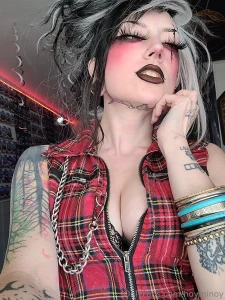 If i dint pay rent by wednesday i get evicted with my fb and ig part 1