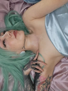 Let s lay in bed all day together