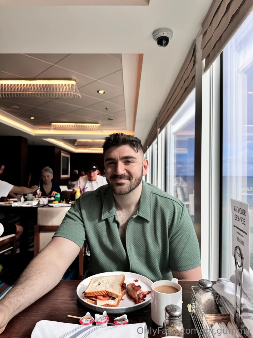 Pov we are having a lunch date 