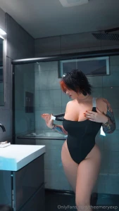 Undressing starts with the eyes